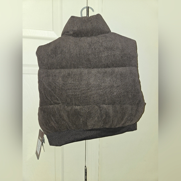NWT Corduroy Fleece Lined Cropped Puffer Vest - Picture 3 of 6